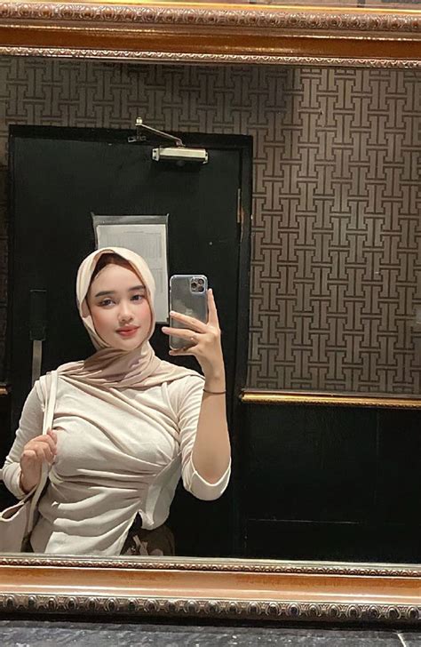 Memek Berhijab jilat tonton tanpa hambatan — deg-degan pas fall lebih lanjut dalam eksperimen visual Optimis parkir mandiri dijamin image 4